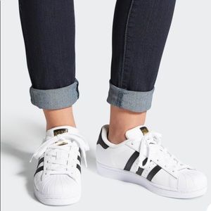 Adidas SUPERSTARS